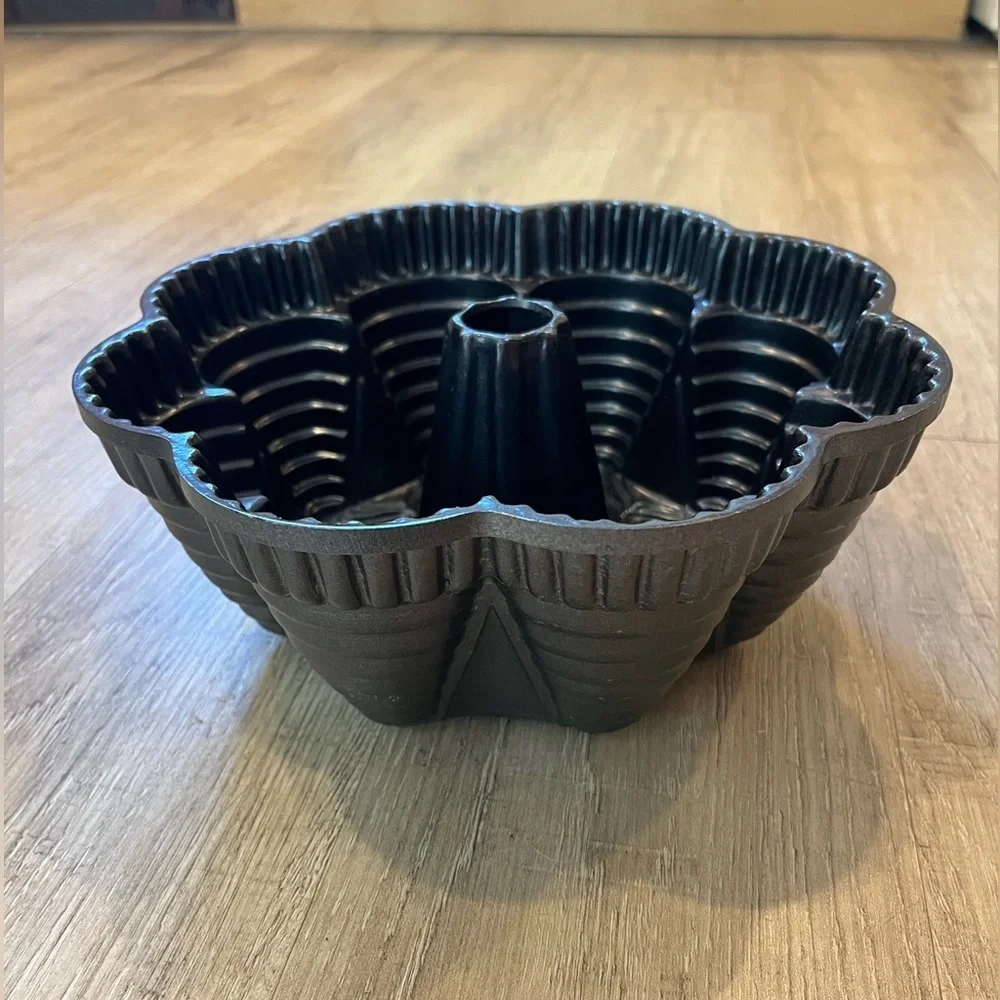 Nordic Ware Bundt Brand Fiesta Party Cake Pan